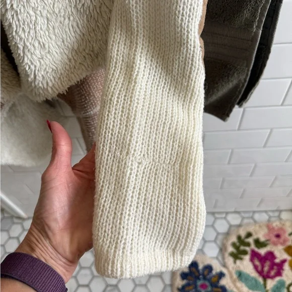 Anthropologie -Saturday Sunday-Cozy Cream/Tan Open-Front Sherpa Shawl/Cardigan - Picture 11 of 15